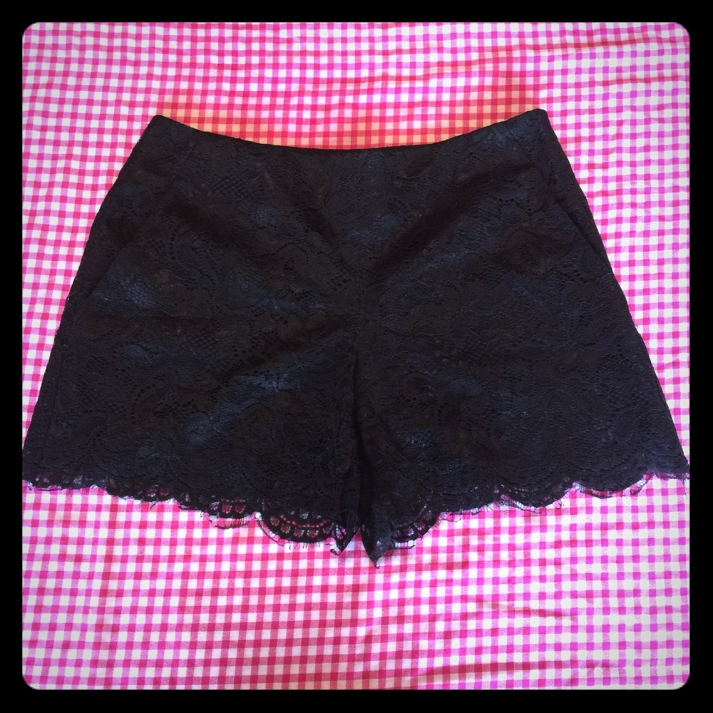 Trina Turk ‼️ Black Lace Scalloped Shorts